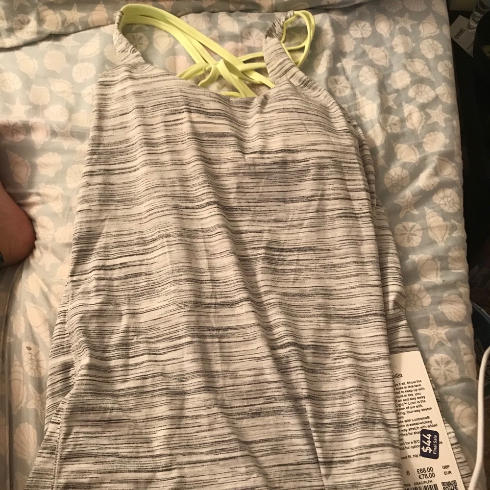 Lululemon slay the studio tank